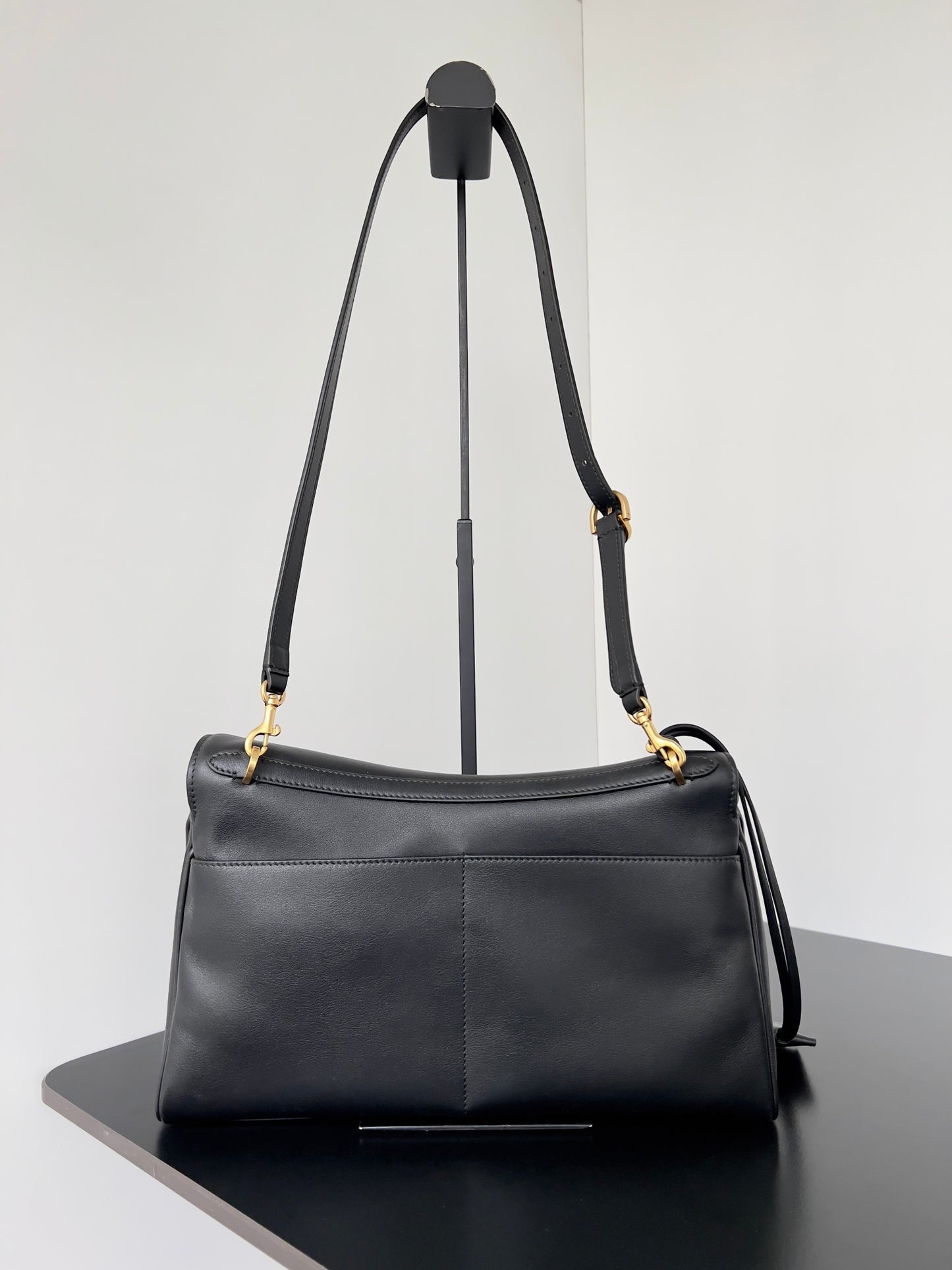 Rodeo Medium Black Leather Handbag for Women