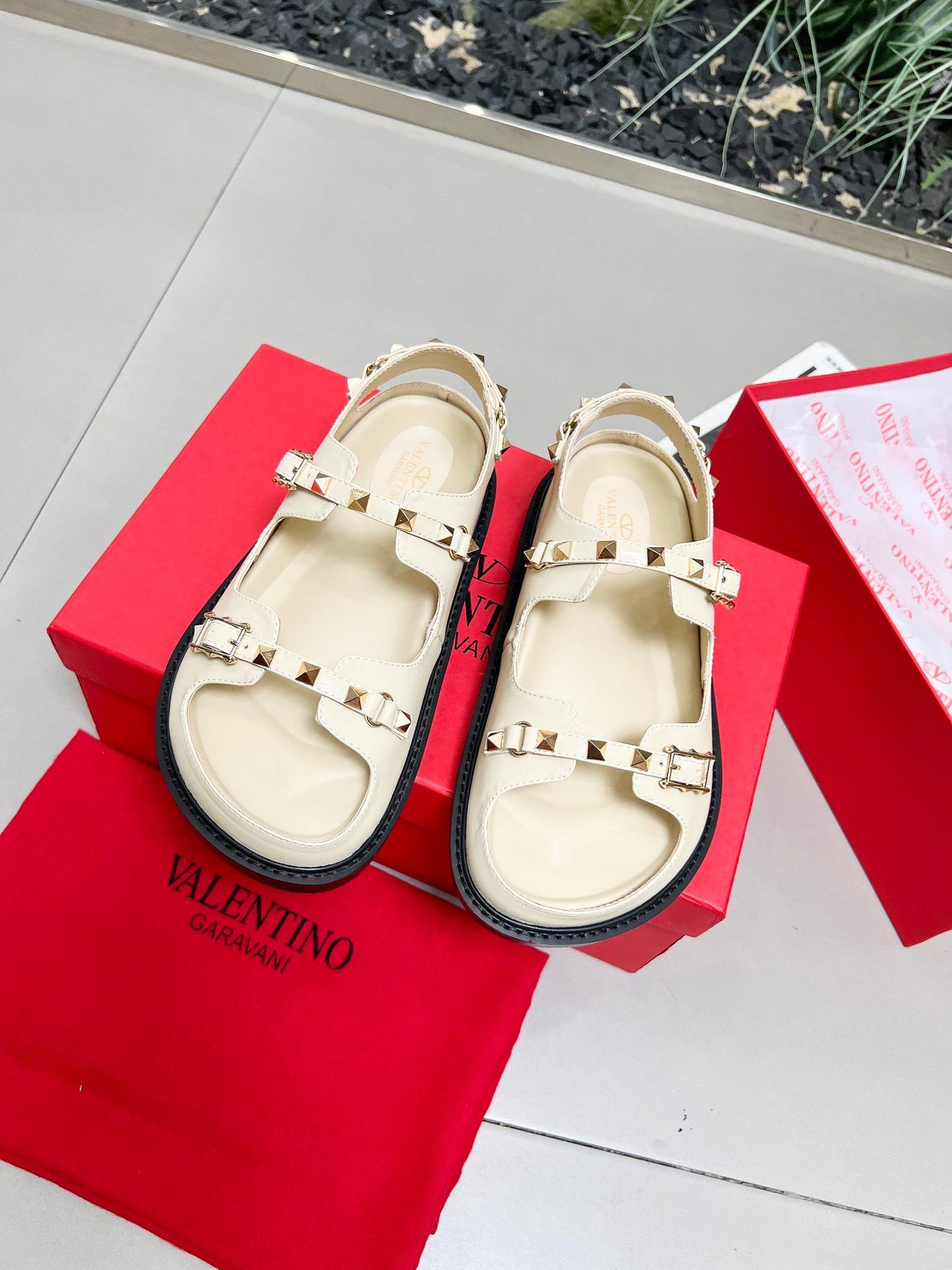 Valentino Classic Leather Design Sandals