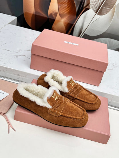 MiuMi Autumn/Winter New Slip-on Loafers