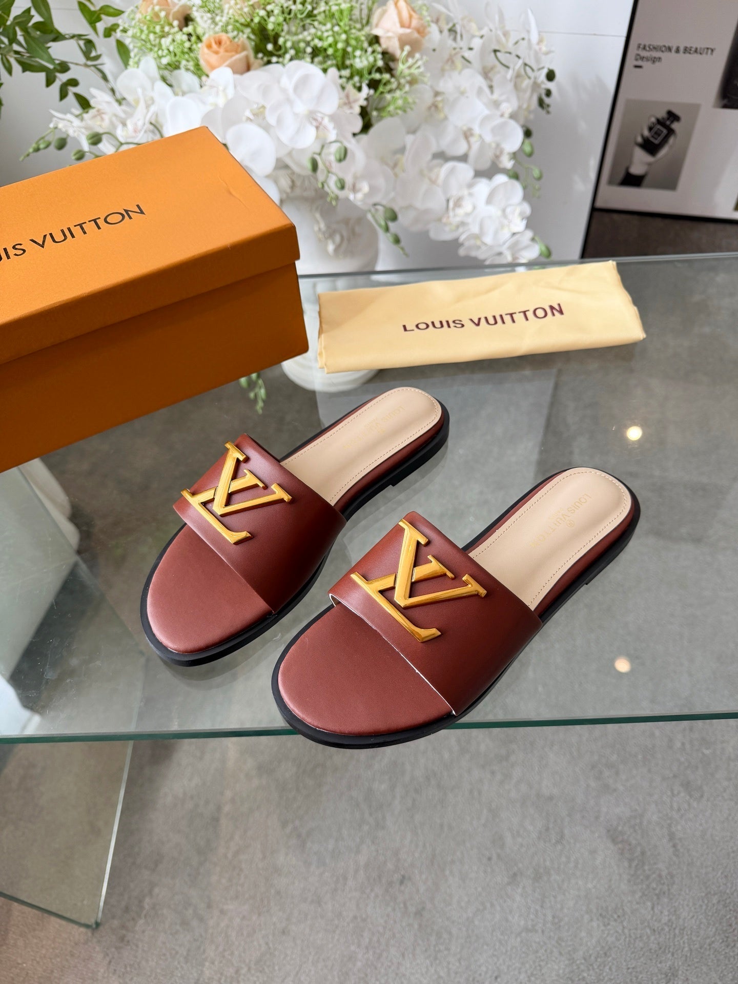 LV G82 Slippers
