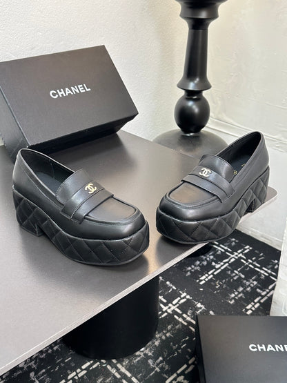 Luxury Diamond-Buckle Sheepskin Sandals