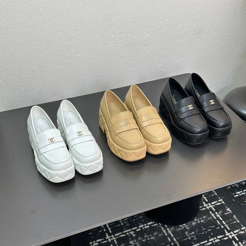 Luxury Diamond-Buckle Sheepskin Sandals