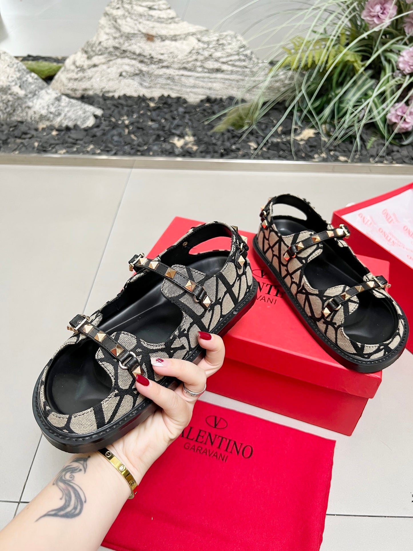 Valentino Classic Leather Design Sandals
